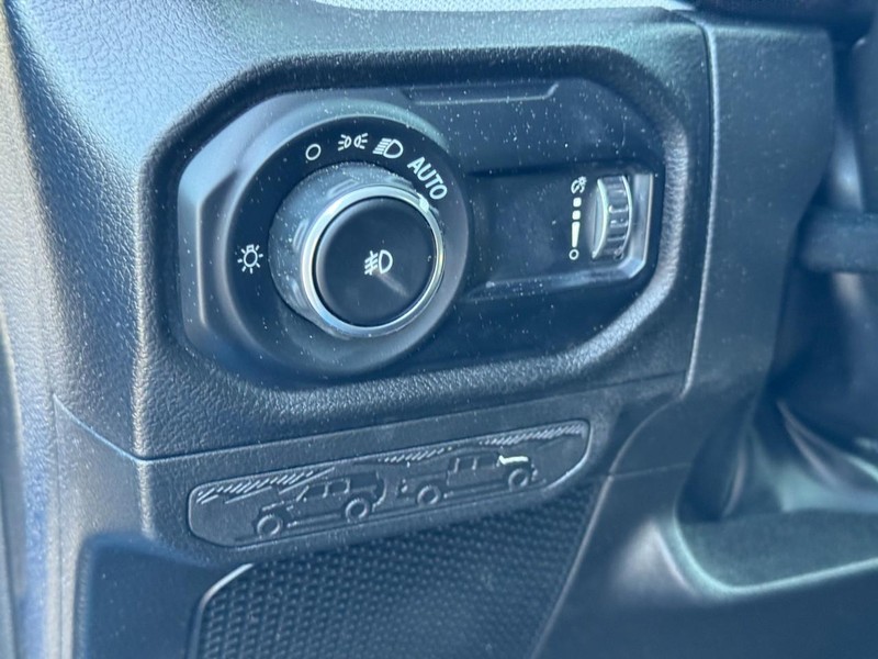 Jeep Wrangler Vehicle Full-screen Gallery Image 17