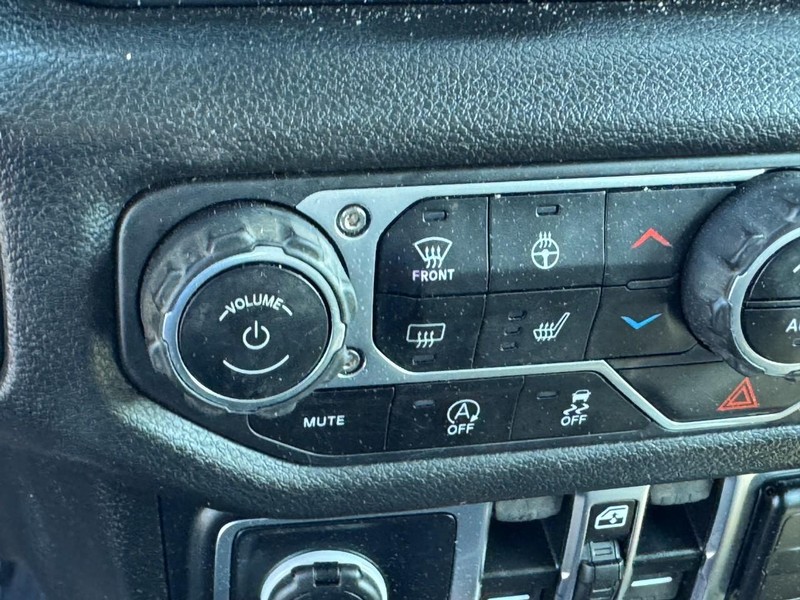 Jeep Wrangler Vehicle Full-screen Gallery Image 22