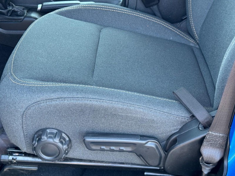 Jeep Wrangler Vehicle Full-screen Gallery Image 25