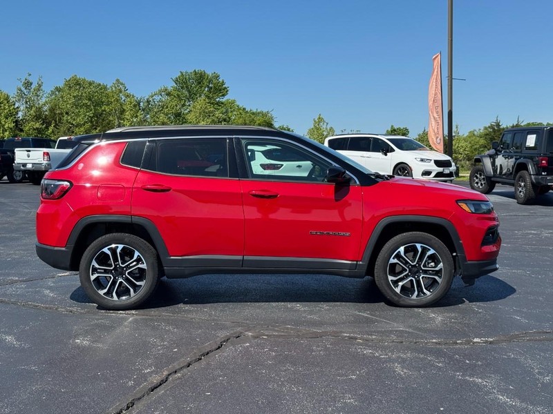 Jeep Compass Vehicle Full-screen Gallery Image 02