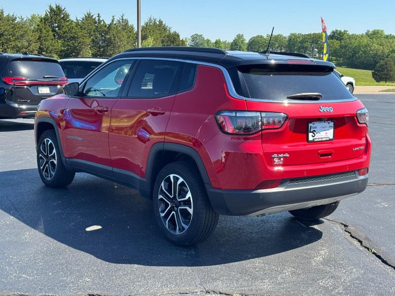 Jeep Compass Vehicle Full-screen Gallery Image 06
