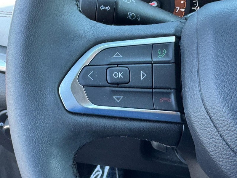 Jeep Compass Vehicle Full-screen Gallery Image 18