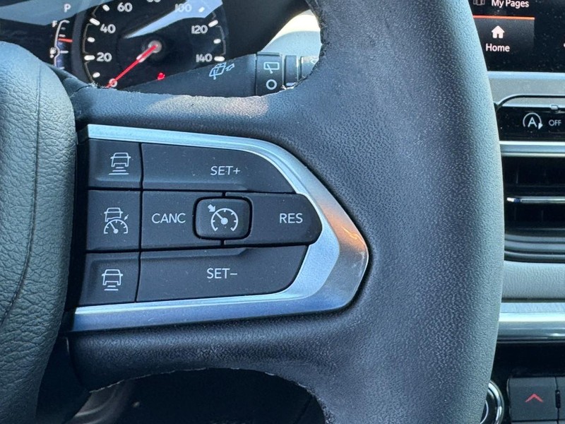 Jeep Compass Vehicle Full-screen Gallery Image 19