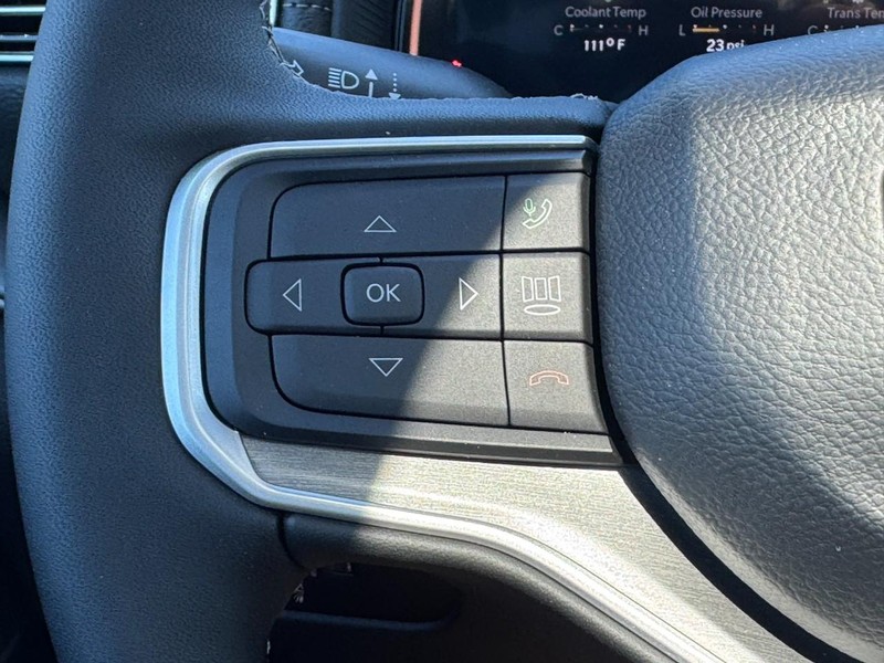 Jeep Grand Wagoneer Vehicle Full-screen Gallery Image 16