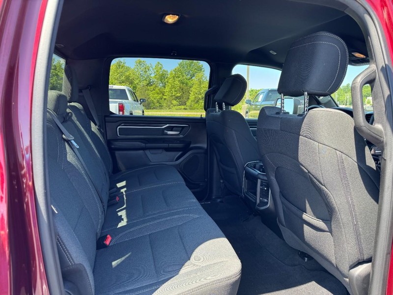 Ram 1500 Vehicle Full-screen Gallery Image 10
