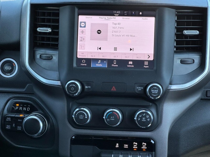 Ram 1500 Vehicle Full-screen Gallery Image 13