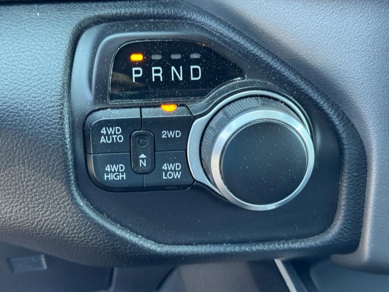 Ram 1500 Vehicle Full-screen Gallery Image 21