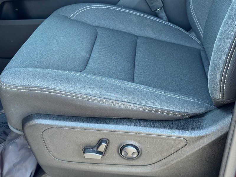 Ram 1500 Vehicle Full-screen Gallery Image 25