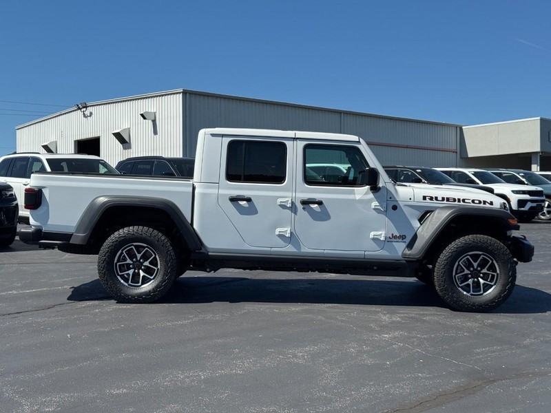 Jeep Gladiator Vehicle Full-screen Gallery Image 2