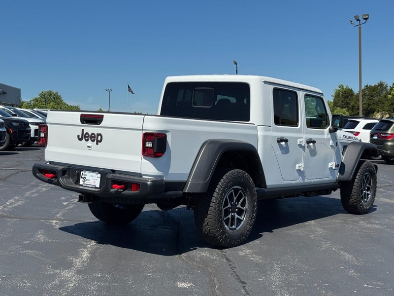 Jeep Gladiator Vehicle Full-screen Gallery Image 3