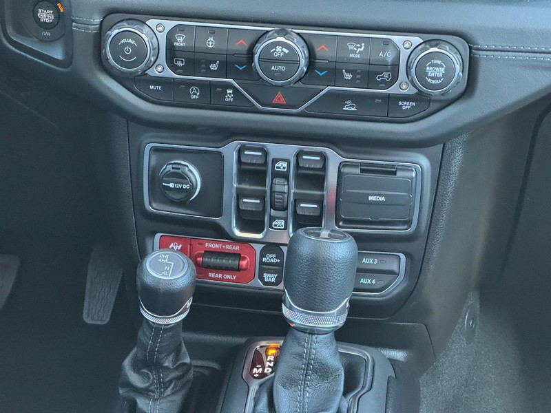 Jeep Gladiator Vehicle Full-screen Gallery Image 9