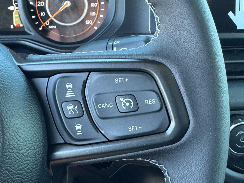 Jeep Gladiator Vehicle Full-screen Gallery Image 12