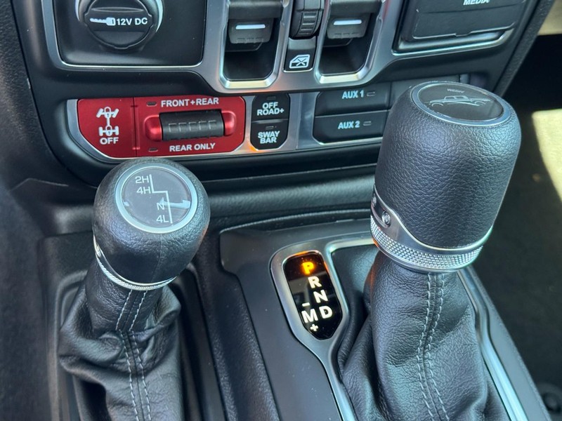 Jeep Gladiator Vehicle Full-screen Gallery Image 14