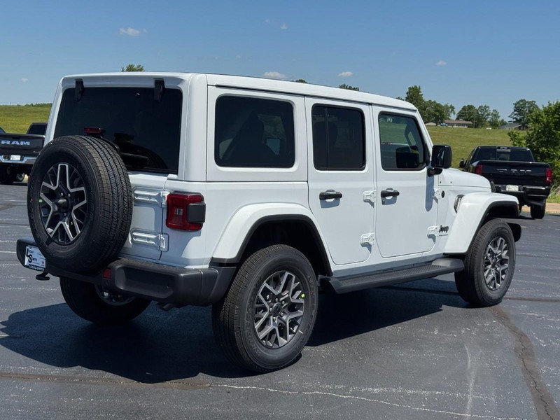 Jeep Wrangler Vehicle Full-screen Gallery Image 3