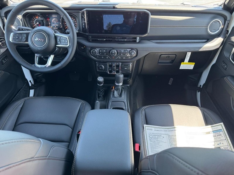Jeep Wrangler Vehicle Full-screen Gallery Image 6