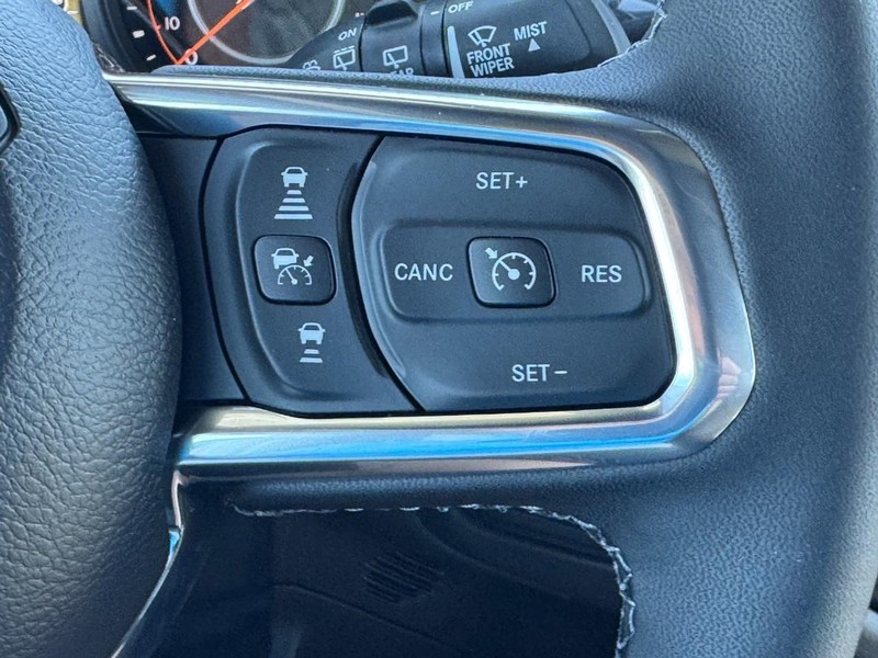 Jeep Wrangler Vehicle Full-screen Gallery Image 13