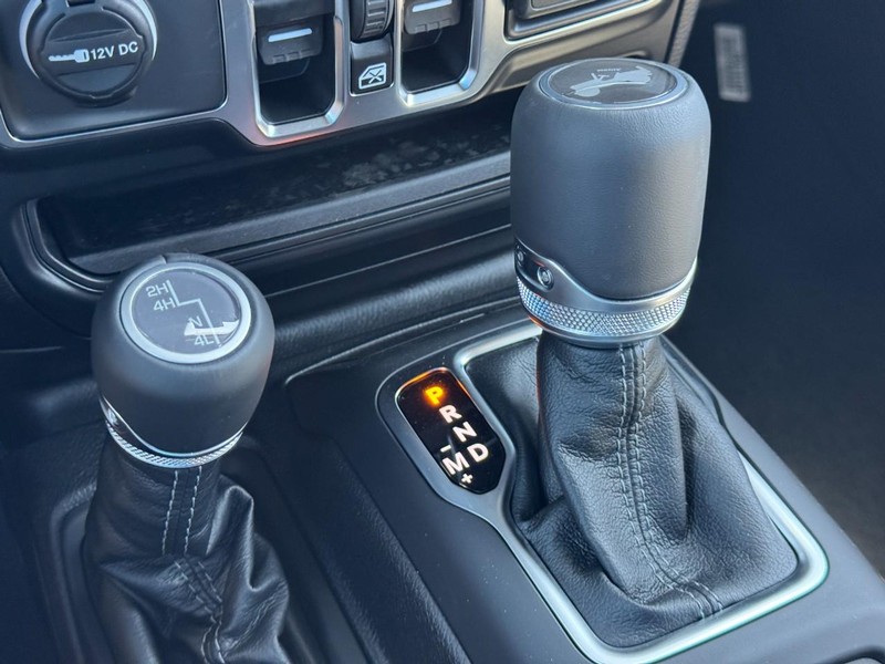 Jeep Wrangler Vehicle Full-screen Gallery Image 15