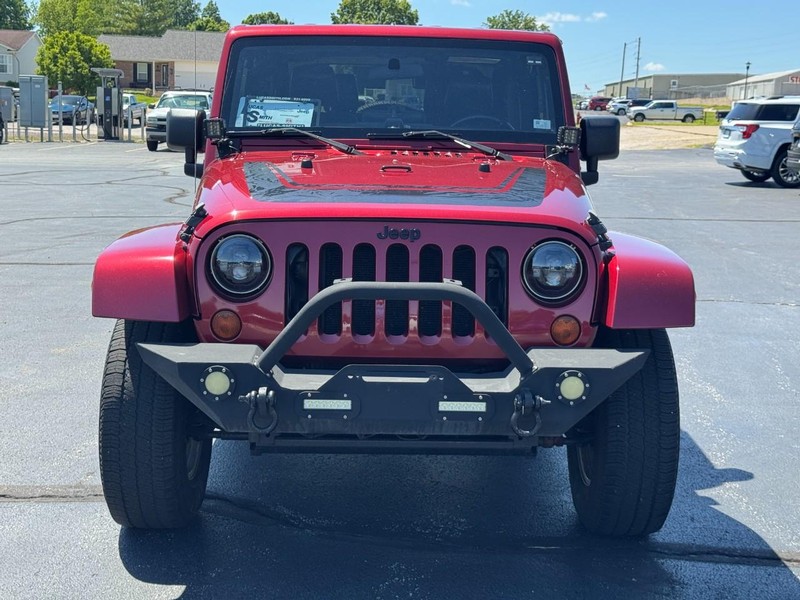 Jeep Wrangler Vehicle Full-screen Gallery Image 9