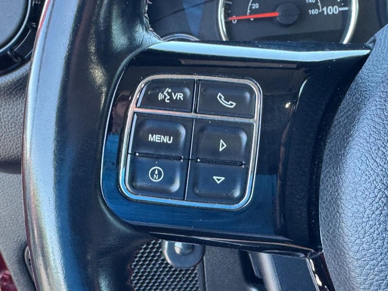 Jeep Wrangler Vehicle Full-screen Gallery Image 13