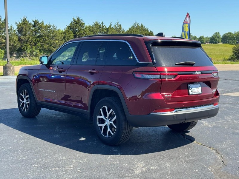 Jeep Grand Cherokee Vehicle Full-screen Gallery Image 06