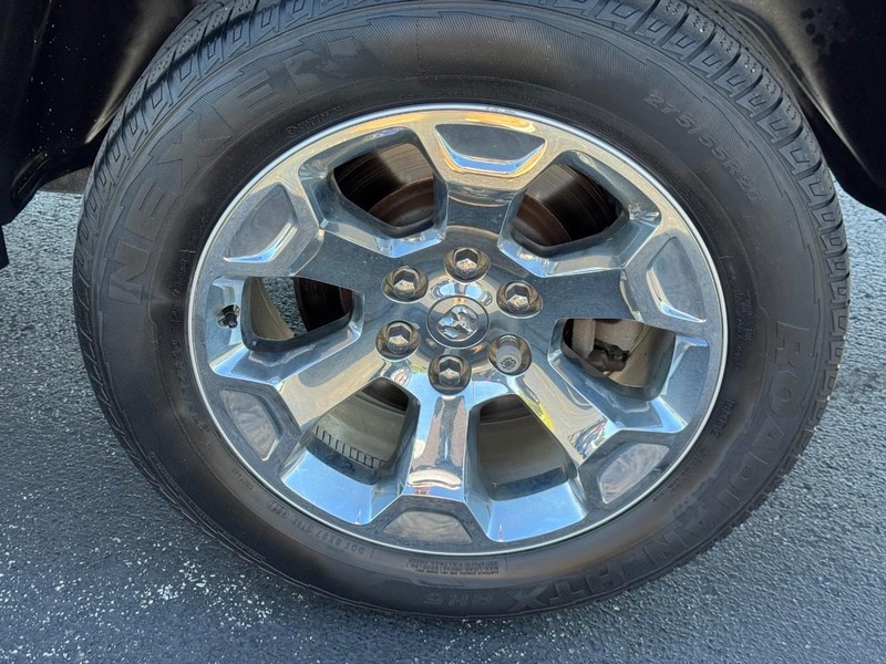 Ram 1500 Vehicle Full-screen Gallery Image 7