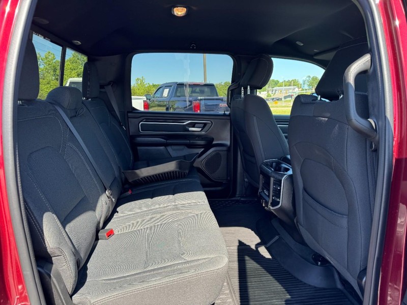 Ram 1500 Vehicle Full-screen Gallery Image 10