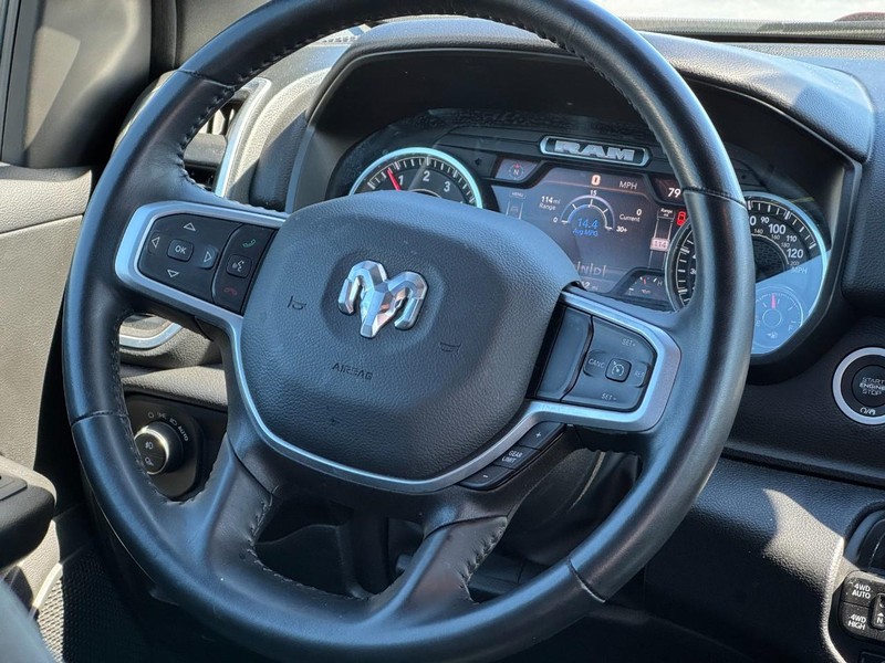 Ram 1500 Vehicle Full-screen Gallery Image 12