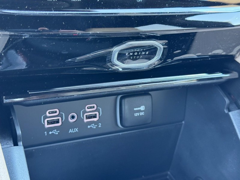 Jeep Grand Cherokee Vehicle Full-screen Gallery Image 14