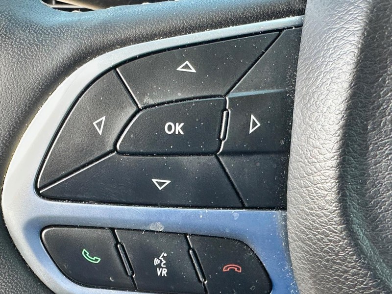 Chrysler Pacifica Vehicle Full-screen Gallery Image 20
