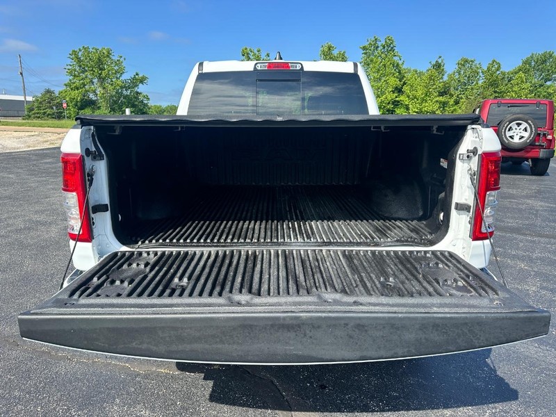 Ram 1500 Vehicle Full-screen Gallery Image 5