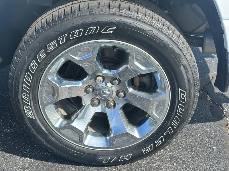 Ram 1500 Vehicle Full-screen Gallery Image 7