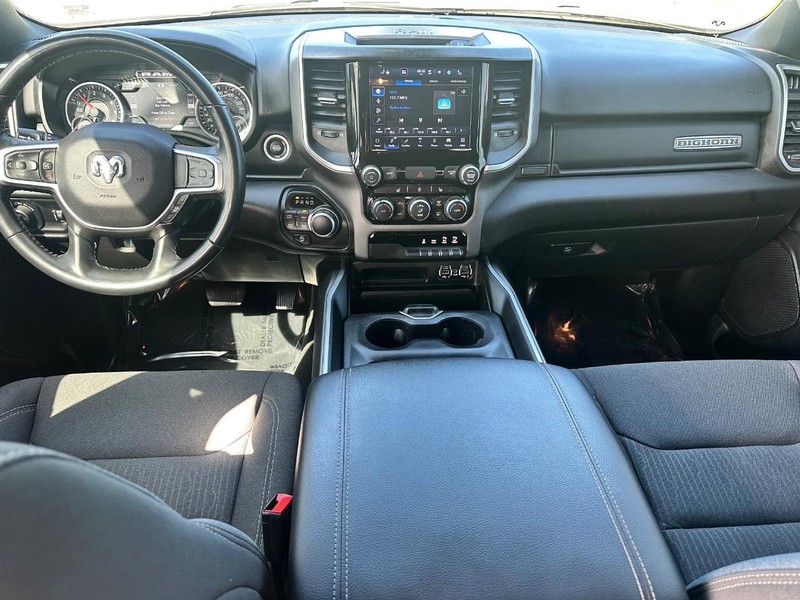 Ram 1500 Vehicle Full-screen Gallery Image 11