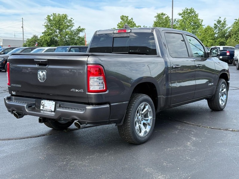 Ram 1500 Vehicle Full-screen Gallery Image 3