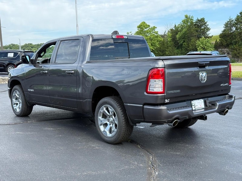 Ram 1500 Vehicle Full-screen Gallery Image 6