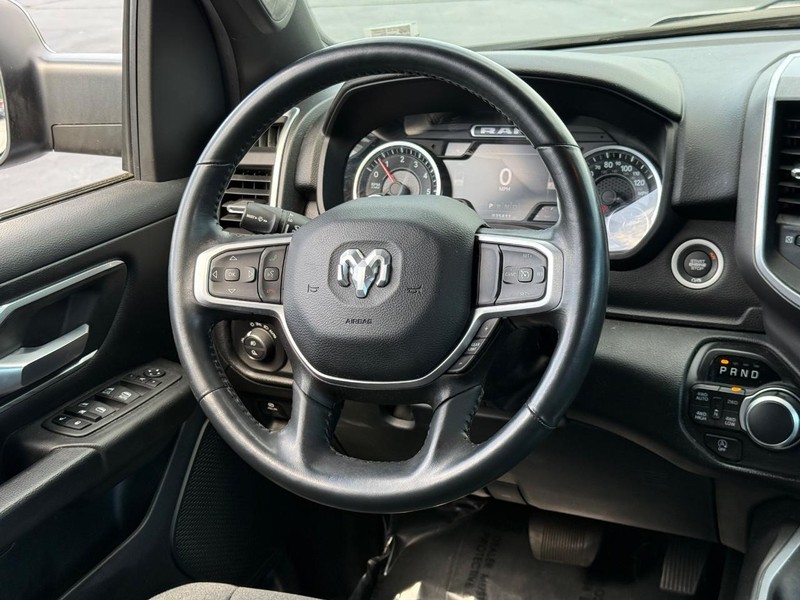 Ram 1500 Vehicle Full-screen Gallery Image 14