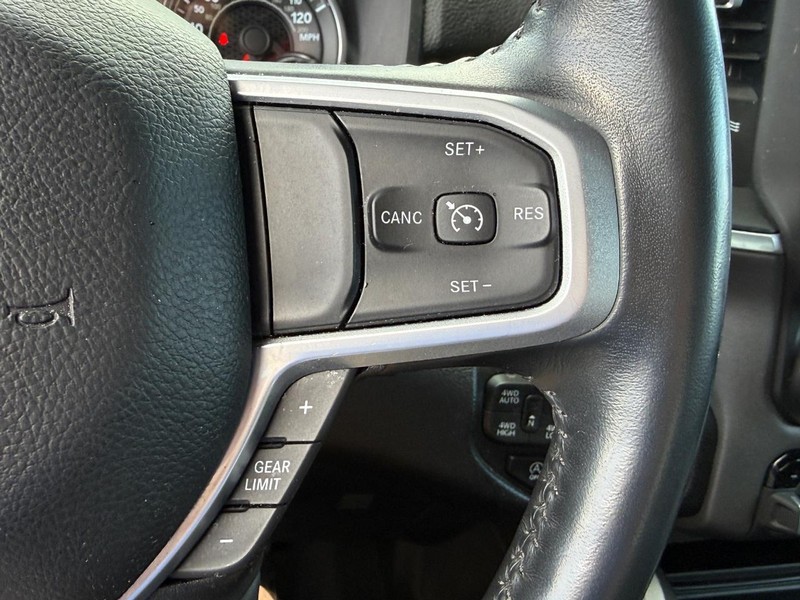 Ram 1500 Vehicle Full-screen Gallery Image 21