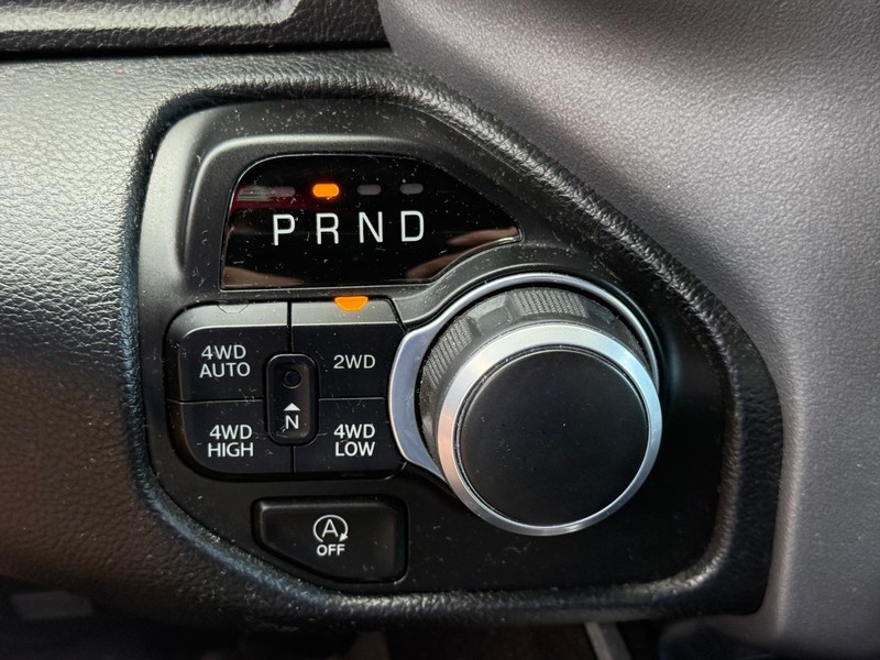 Ram 1500 Vehicle Full-screen Gallery Image 24