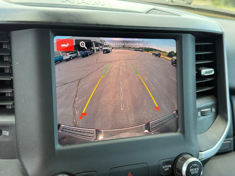 Ram 1500 Vehicle Full-screen Gallery Image 25