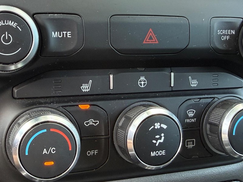 Ram 1500 Vehicle Full-screen Gallery Image 26