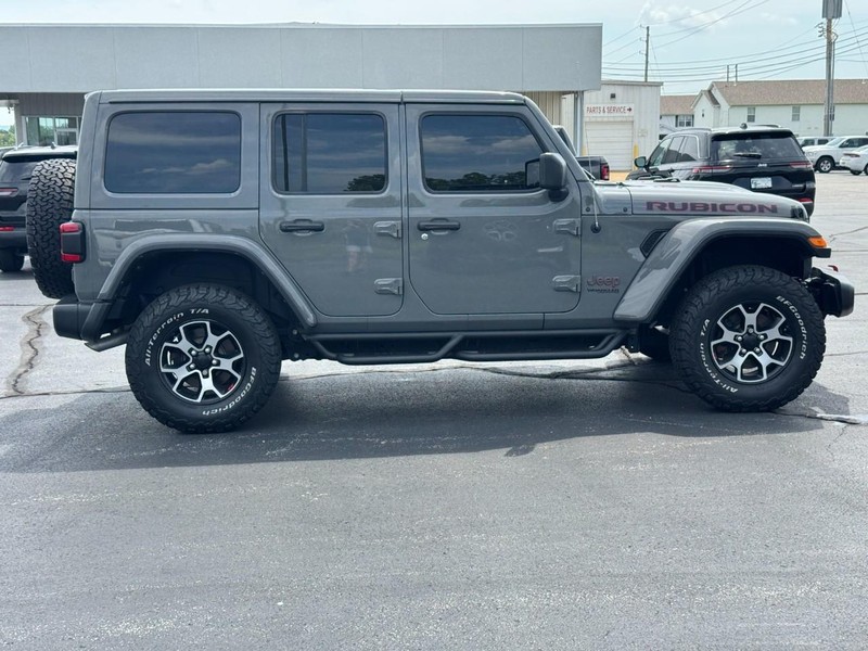 Jeep Wrangler Vehicle Full-screen Gallery Image 2