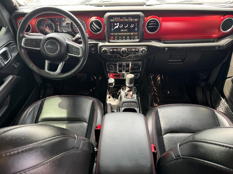 Jeep Wrangler Vehicle Full-screen Gallery Image 13