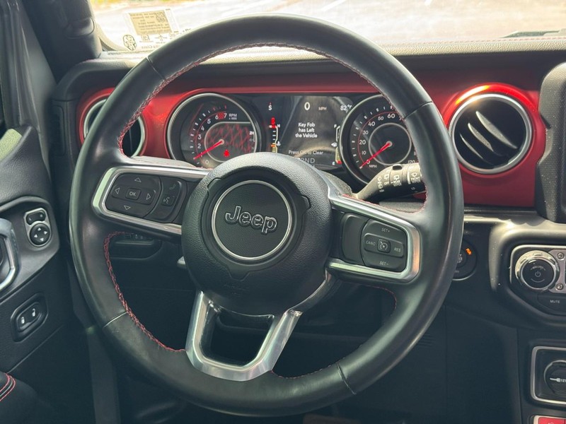 Jeep Wrangler Vehicle Full-screen Gallery Image 14