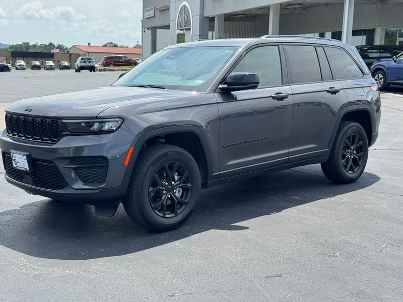 Jeep Grand Cherokee Vehicle Full-screen Gallery Image 08