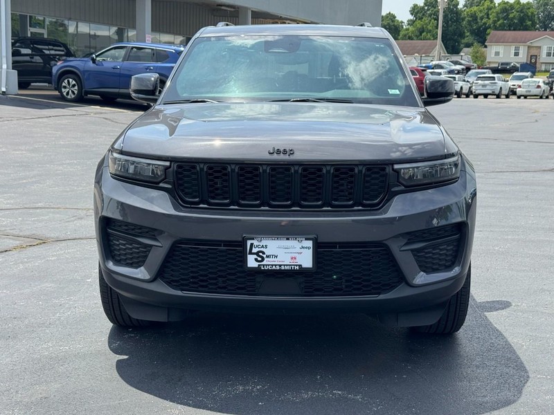 Jeep Grand Cherokee Vehicle Full-screen Gallery Image 10