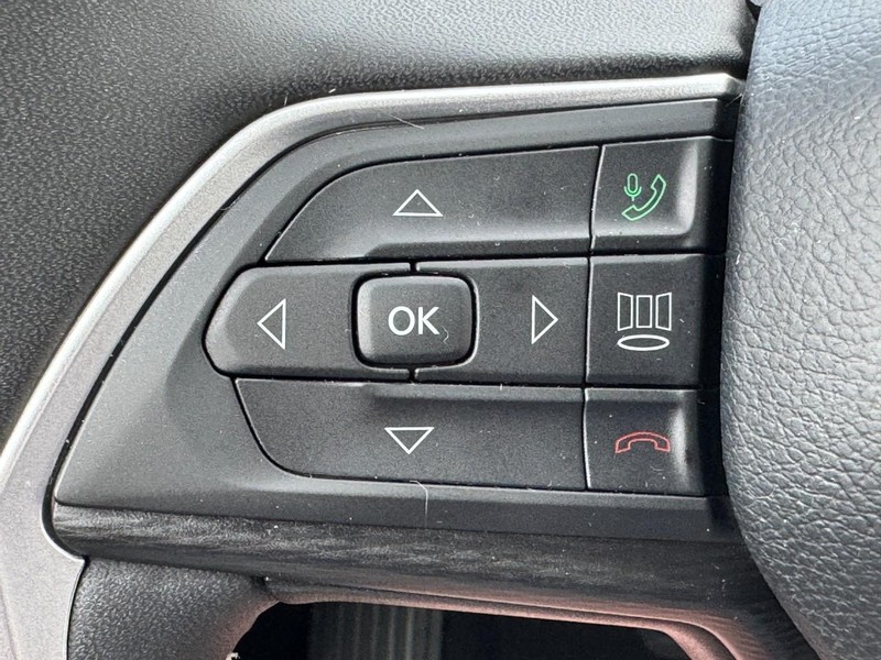 Jeep Grand Cherokee Vehicle Full-screen Gallery Image 18