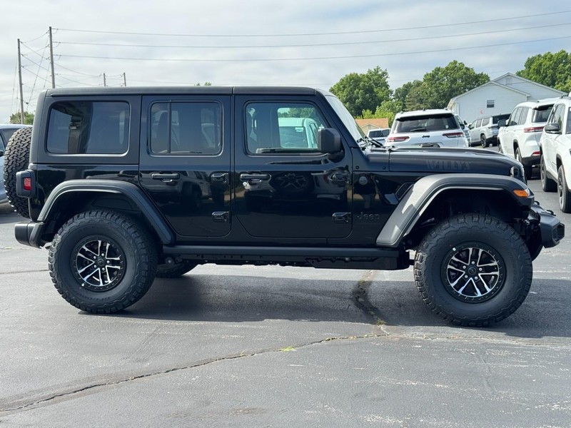 Jeep Wrangler Vehicle Full-screen Gallery Image 2