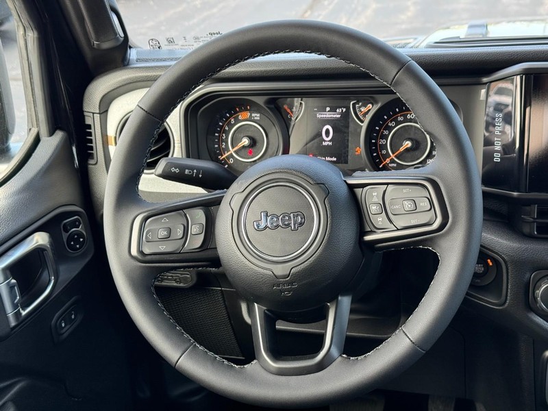 Jeep Wrangler Vehicle Full-screen Gallery Image 8