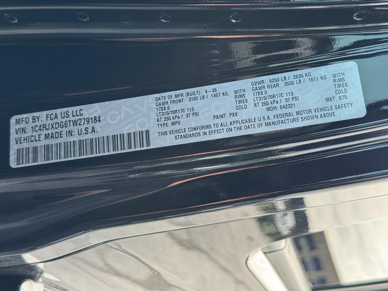 Jeep Wrangler Vehicle Full-screen Gallery Image 15