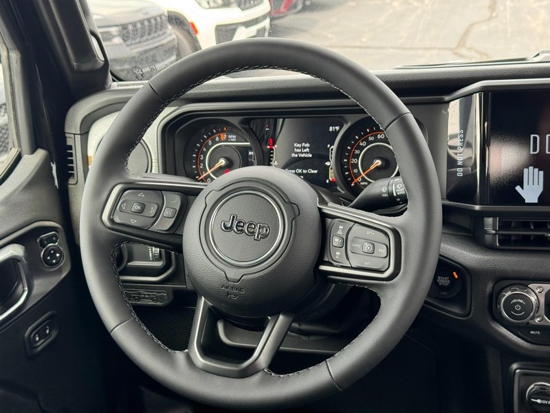 Jeep Gladiator Vehicle Full-screen Gallery Image 7