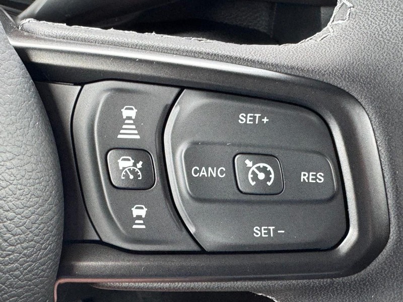 Jeep Gladiator Vehicle Full-screen Gallery Image 13